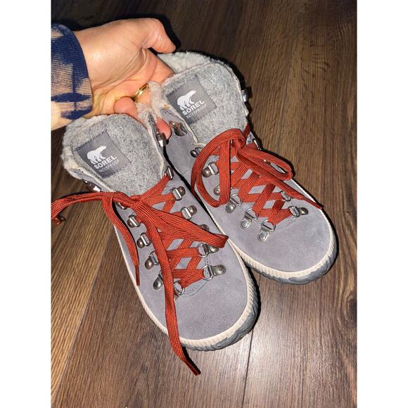 EUC Sorel Women’s Out N About Plus Conquest Boots Gray Waterproof Shearling 8.5 - Picture 3 of 10